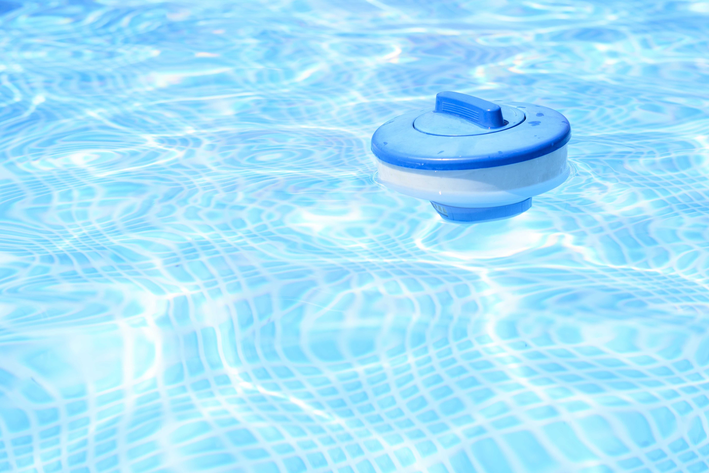 Help, ik heb te veel chloor in mijn zwembad! PoolPlaza